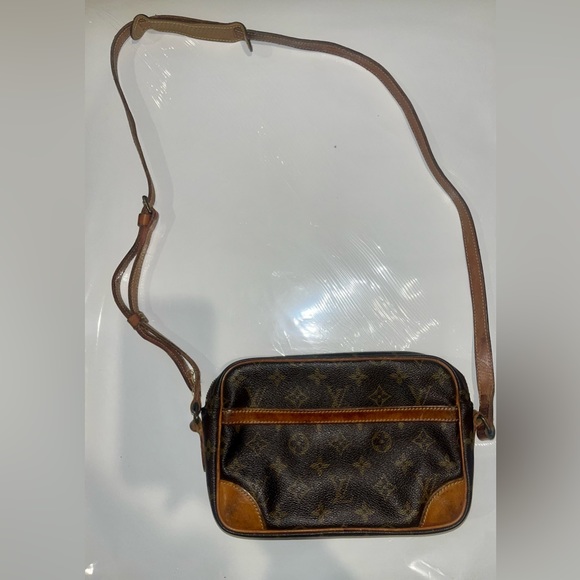 Louis Vuitton Bags Louis Vuitton Vintage Crossbody Bag Authentic